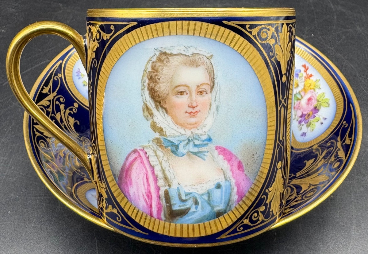 Litron Cup In Enameled Porcelain Painted In Colors And Gold Old Paris 19th Century-photo-2