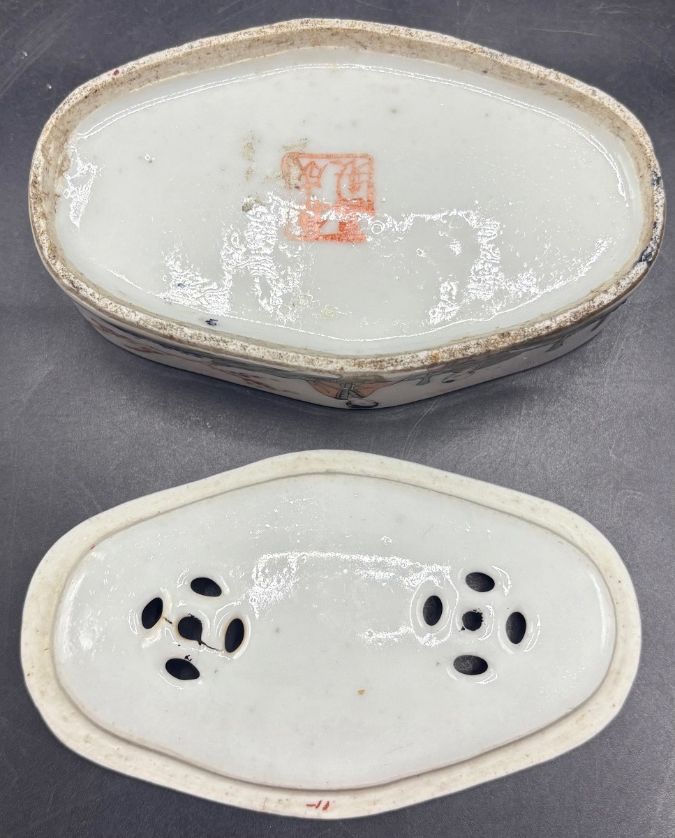 Painted Enamel Porcelain Cricket Box, Canton Circa 1900-photo-2