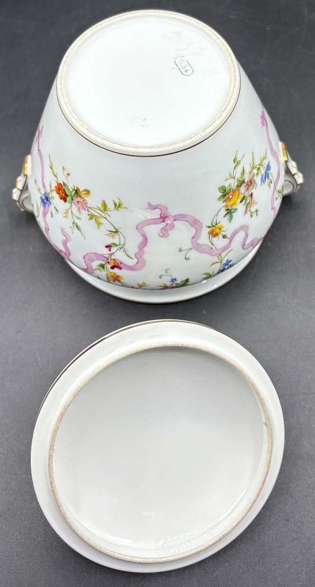 Sugar Bowl In Painted And Gilt Enamel Porcelain From The 1834s, Sèvres-photo-4