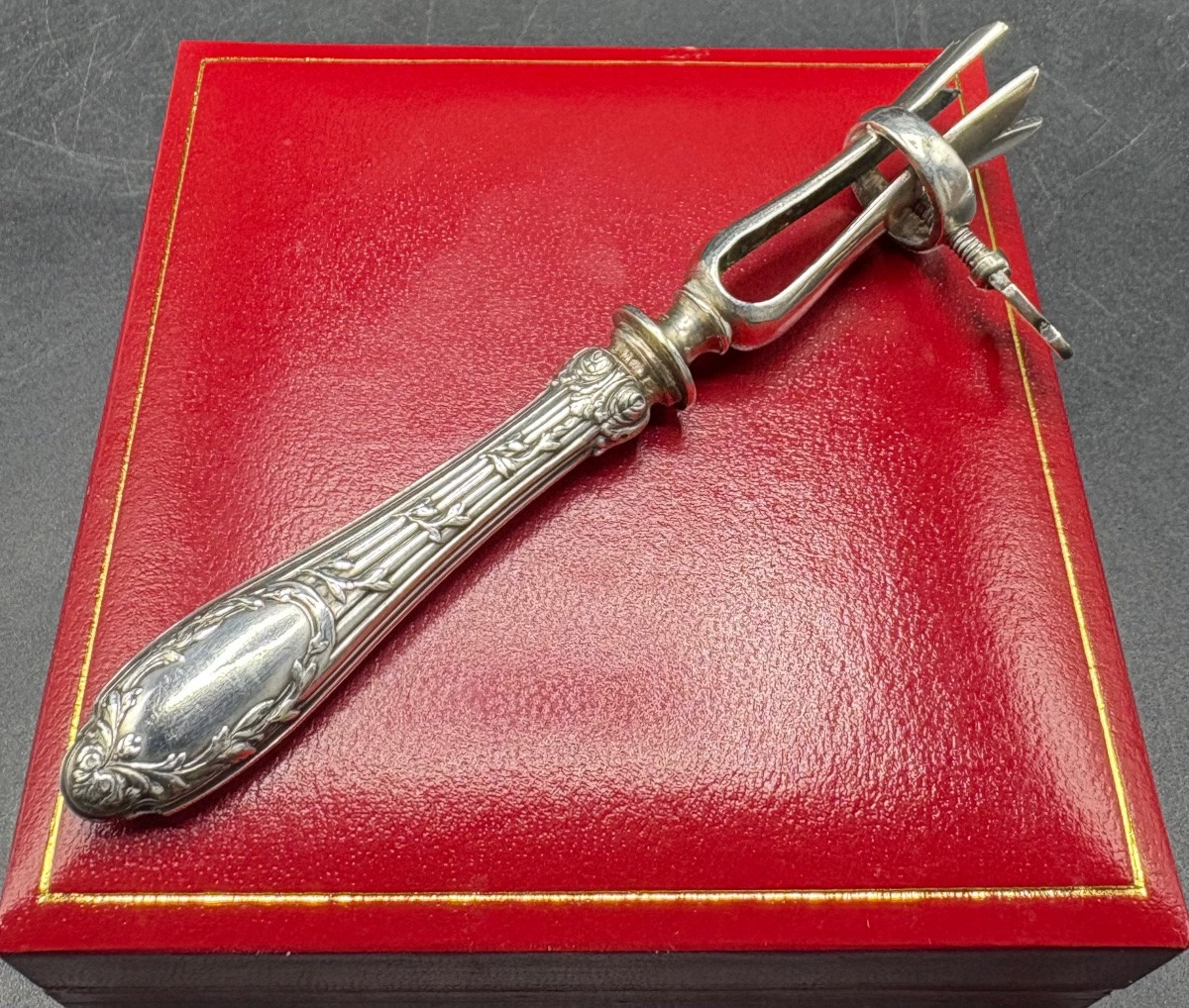A Late 19th Century French Silver And Metal Chopped Handle-photo-4
