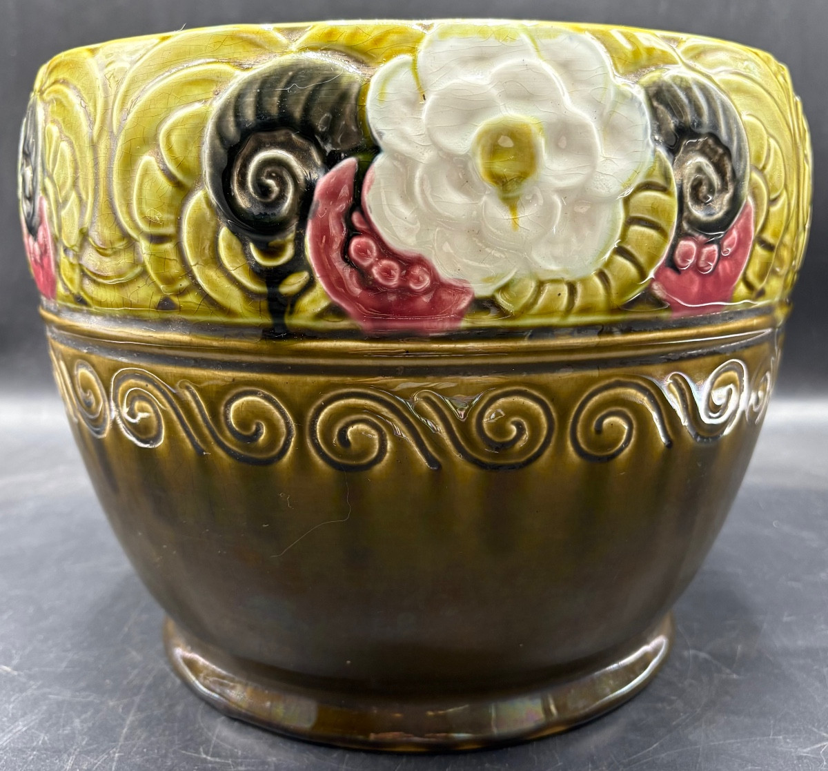 GROS CACHE POT EN BARBOTINE DES ANNÉES 1920 PAR ORCHIES