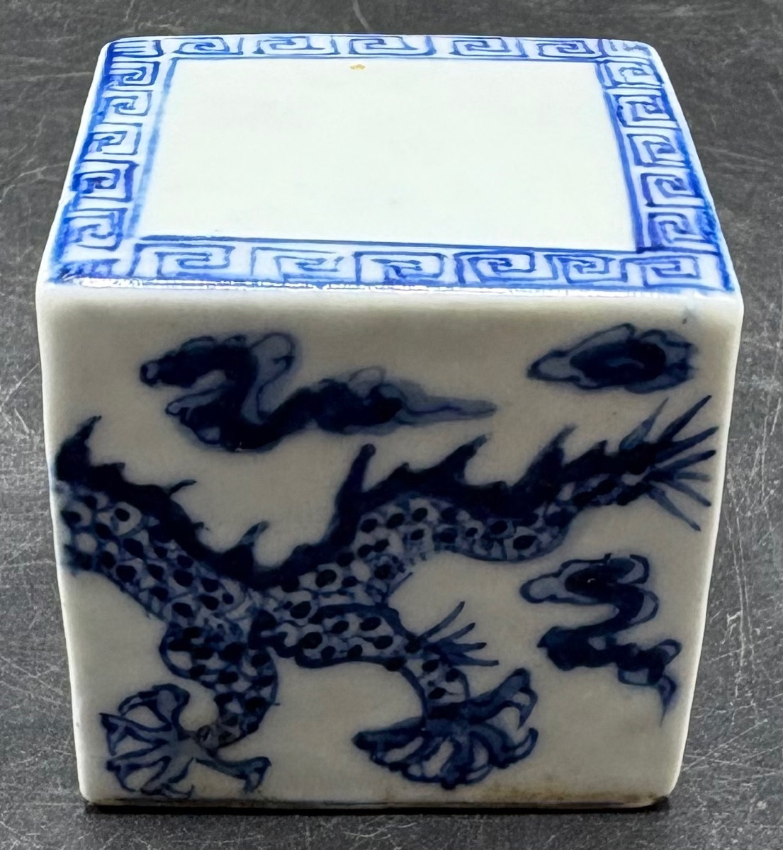 SCEAU EN PORCELAINE ÉMAILLÉE PEINT AU PINCEAU DES ANNÉES 1940/50 CHINOIS -photo-2