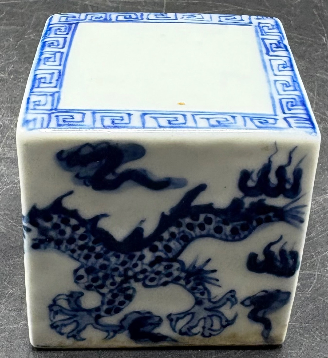 SCEAU EN PORCELAINE ÉMAILLÉE PEINT AU PINCEAU DES ANNÉES 1940/50 CHINOIS -photo-4