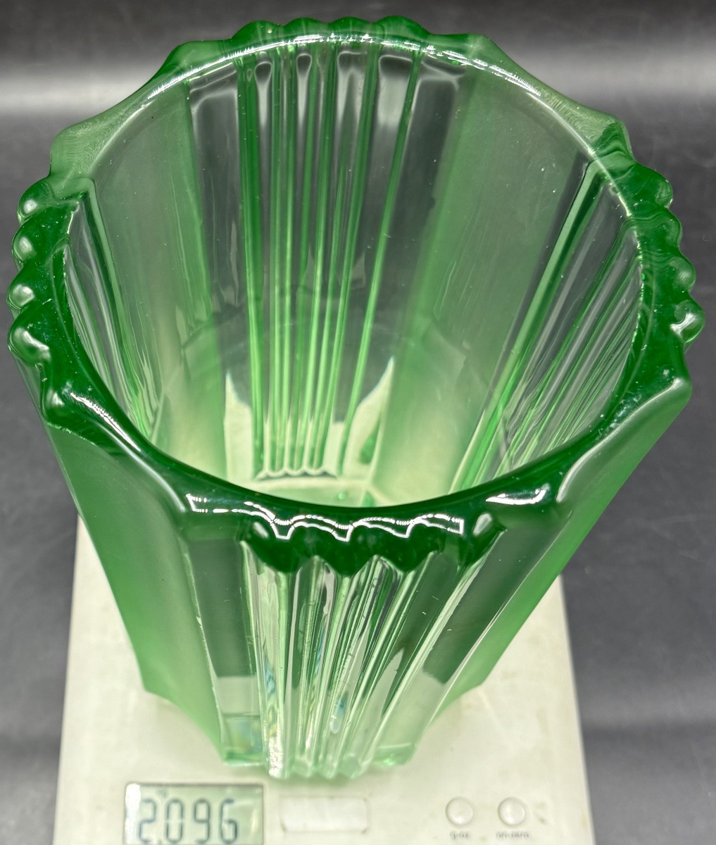 1940s Avesn Molded Pressed Glass Vase With Sandblasted Portions-photo-6