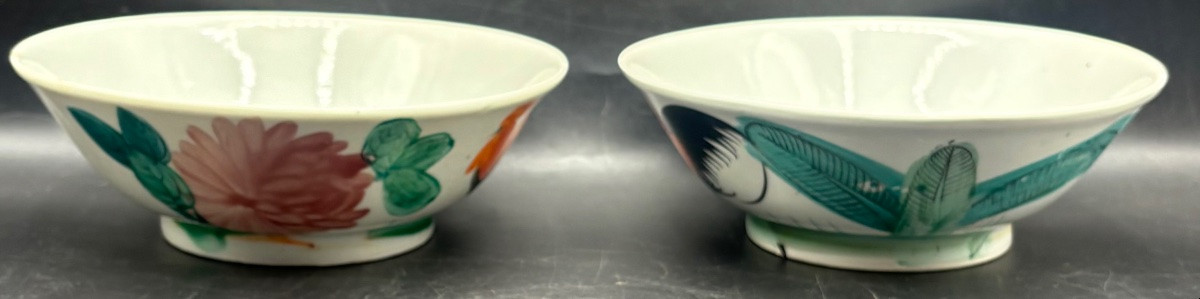 A Pair Of 1940s/50s Chinese Painted Glazed Porcelain Flat Bowls-photo-2
