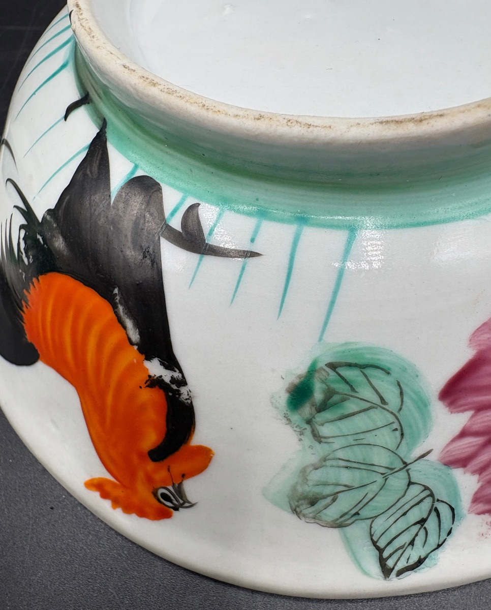 A Pair Of 1940s/50s Chinese Painted Glazed Porcelain Flat Bowls-photo-2