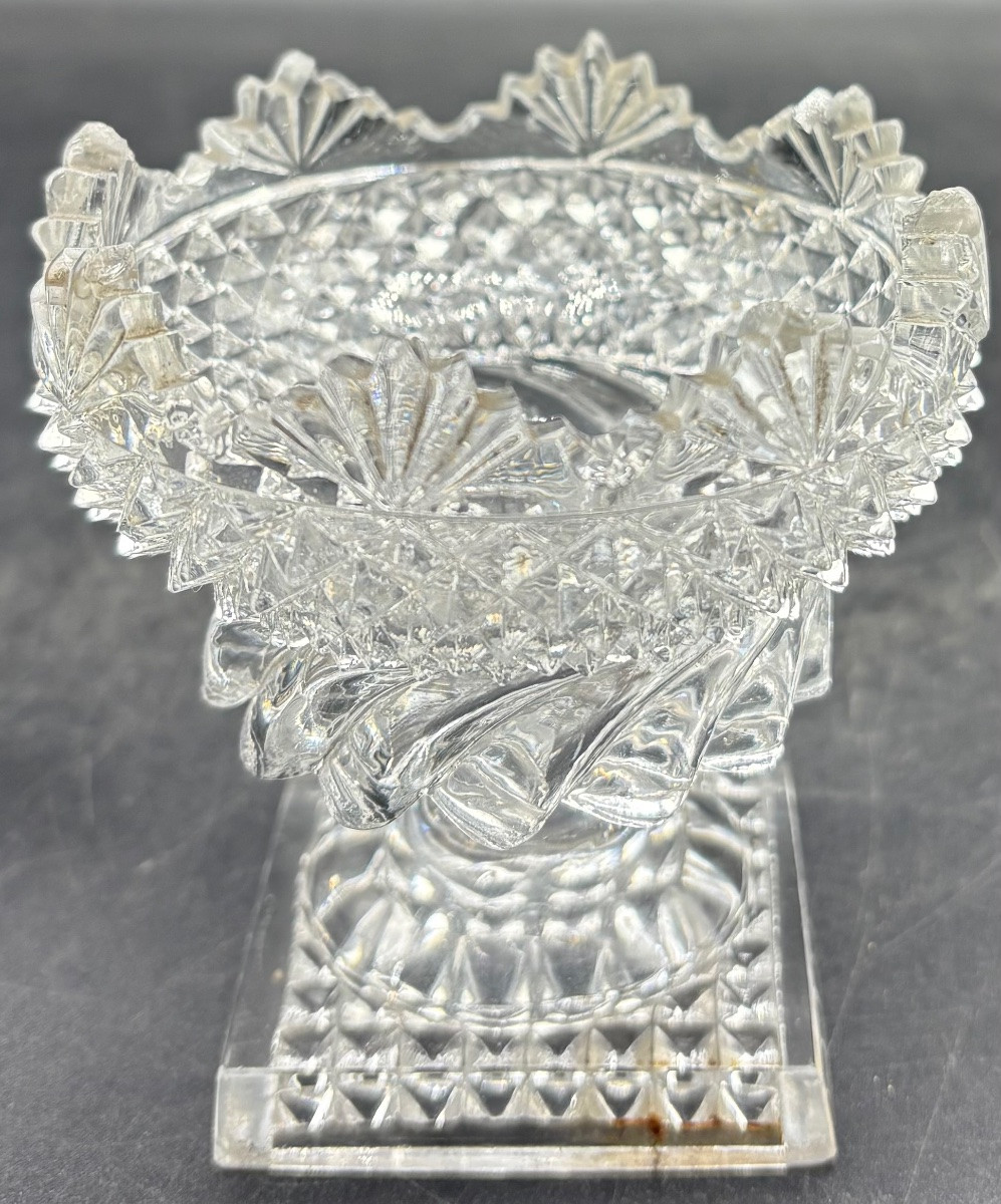 A Late 18th Century Cut And Moulded Blown Crystal Salt Shaker From Le Creusot-photo-2