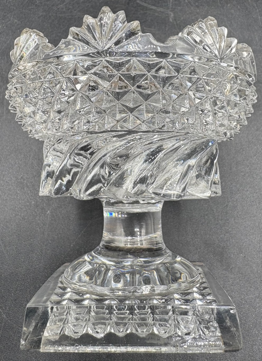 A Late 18th Century Cut And Moulded Blown Crystal Salt Shaker From Le Creusot-photo-2