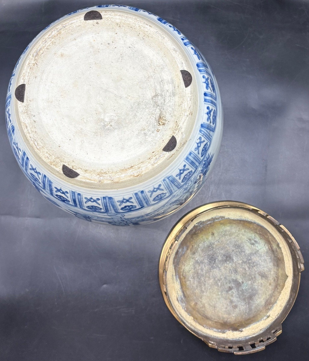 1900s Chinese Painted Enamel Porcelain Planter Or Basin With Bronze Base-photo-3
