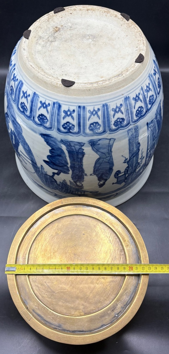 1900s Chinese Painted Enamel Porcelain Planter Or Basin With Bronze Base-photo-7