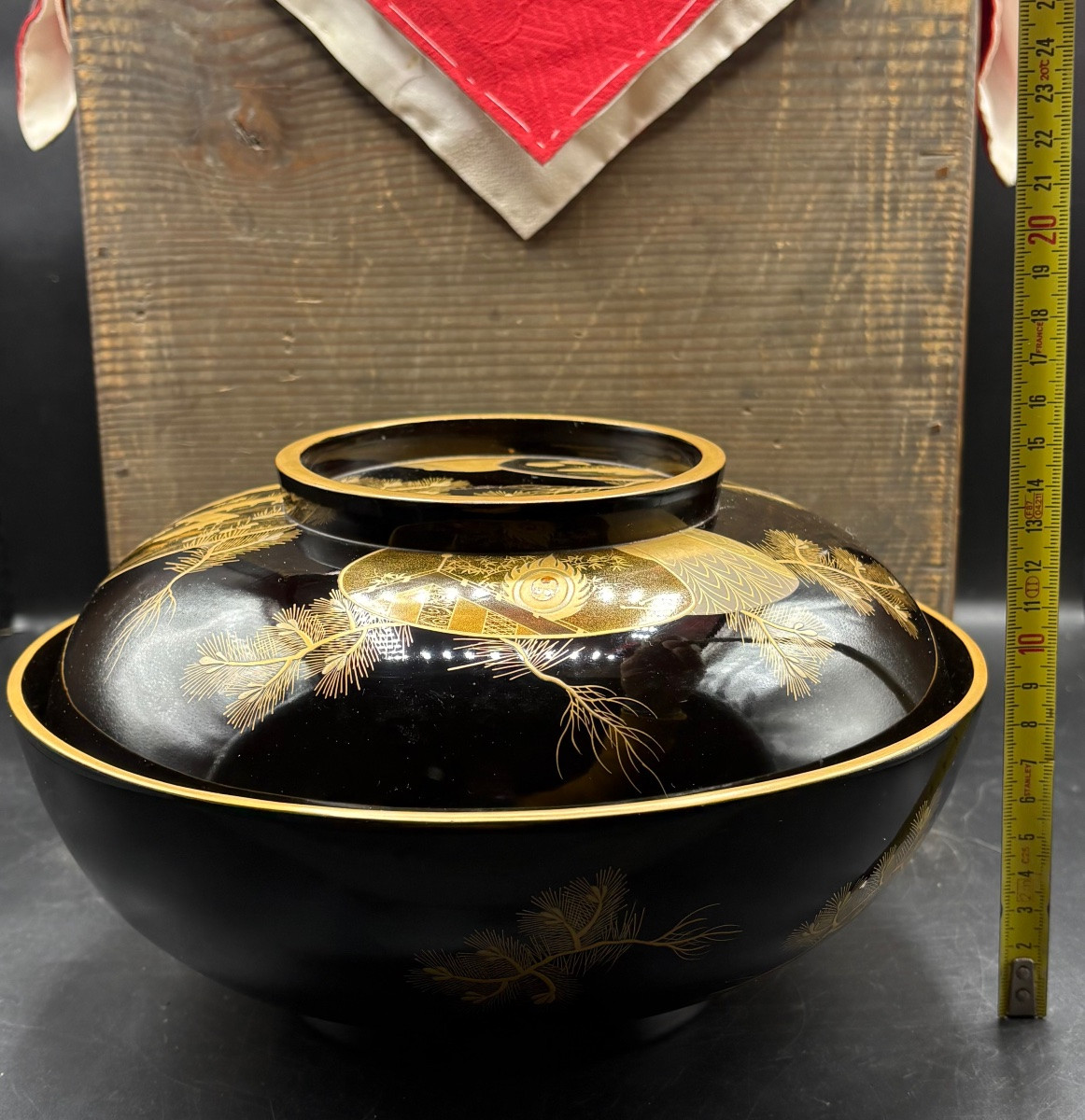 Large Japanese Lacquered Wooden Box From The 1900s-photo-7