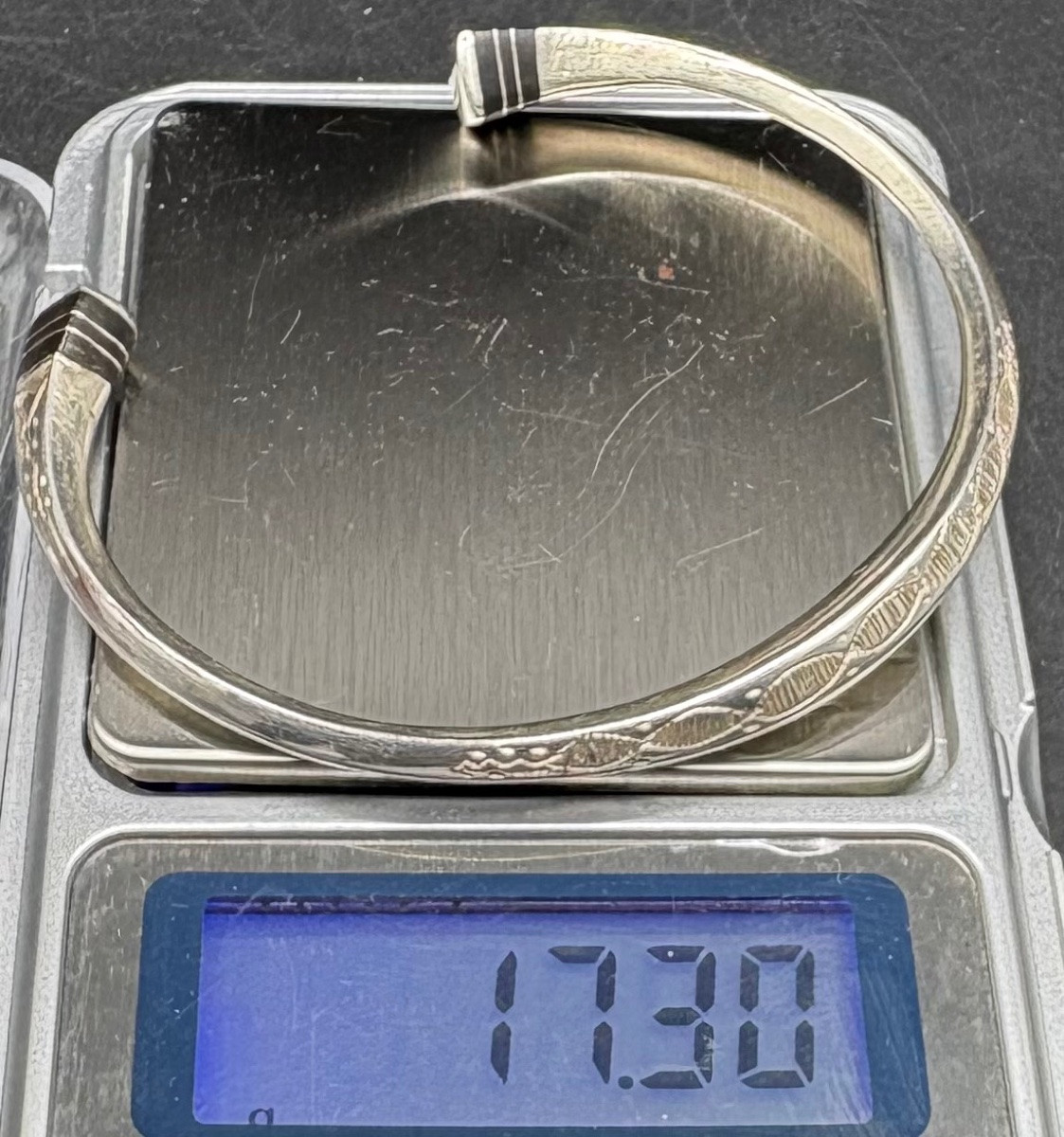3/4 Bangle Bracelet In Solid Silver And Resin From Mali From The 1980s-photo-7