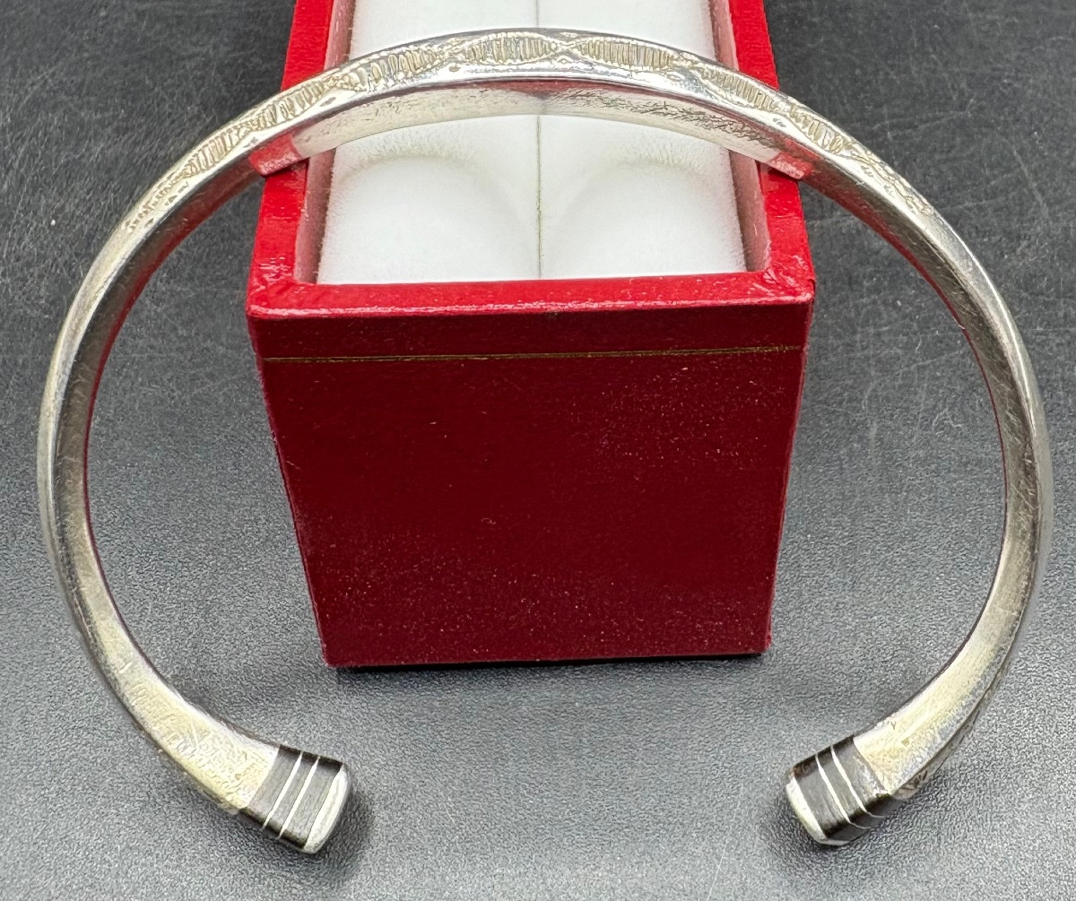 3/4 Bangle Bracelet In Solid Silver And Resin From Mali From The 1980s