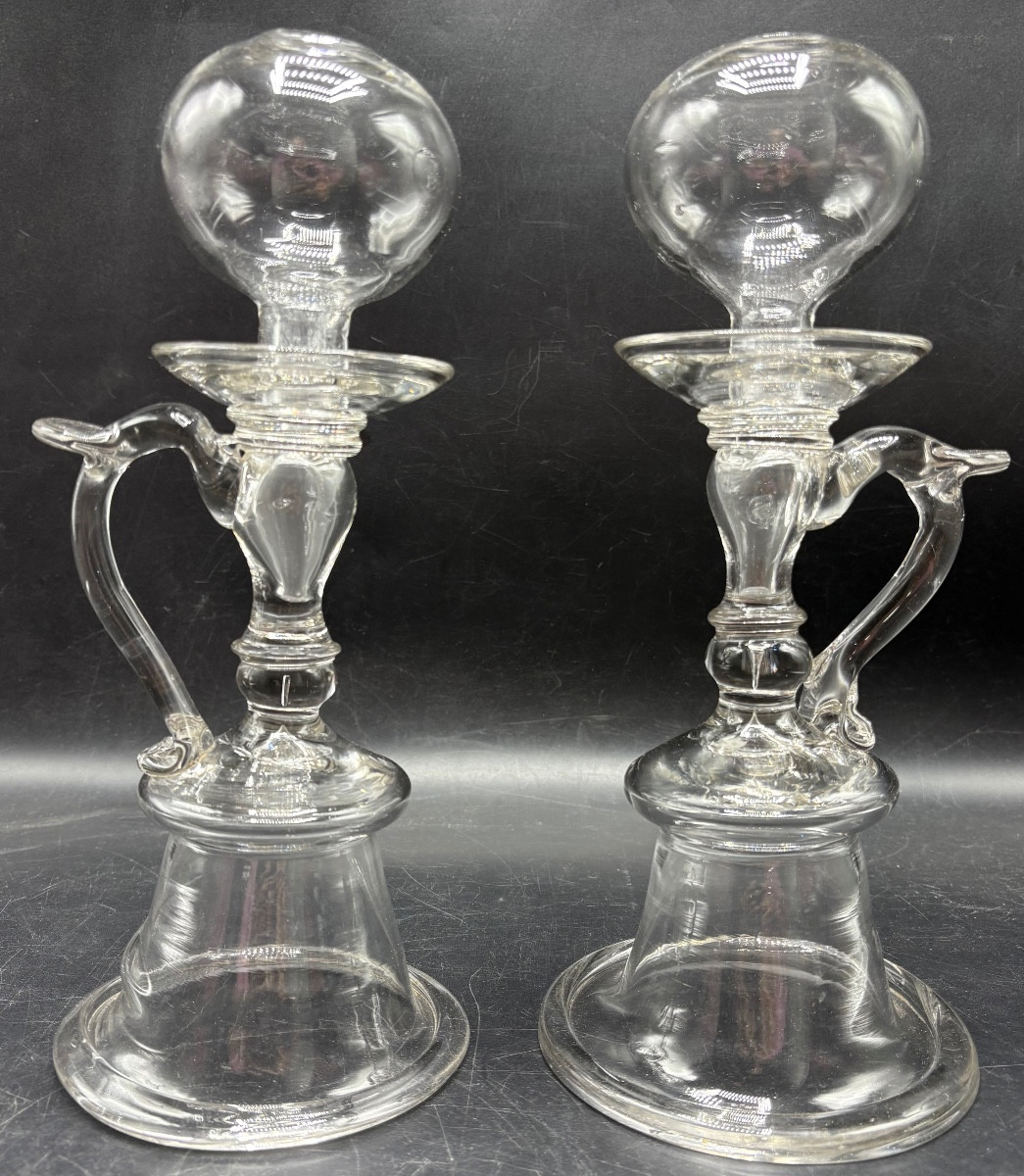 PAIRE DE LAMPES DE DENTELLIÈRE EN VERRE SOUFFLÉ DU XVIIIÈME FRANÇAISES