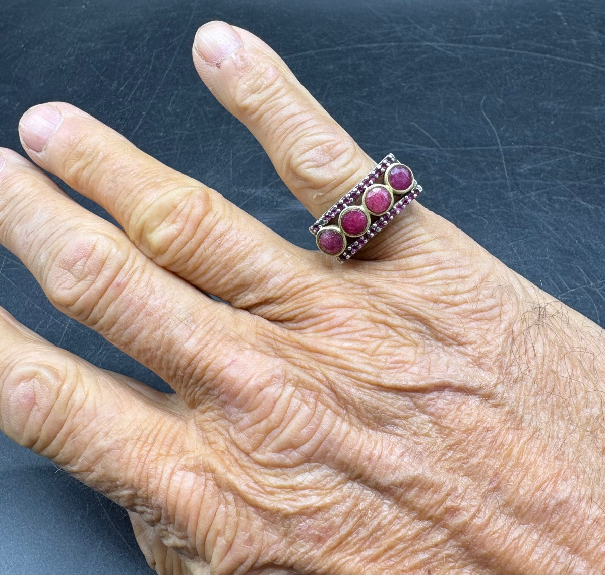 BAGUE MIXTE EN ARGENT MASSIF SPINELLES ET KATOÏTE EUROPÉENNE DES ANNÉES 1950-photo-1
