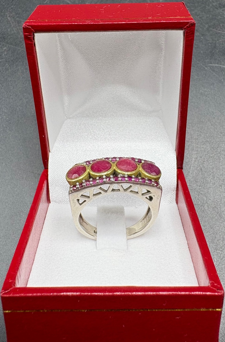 BAGUE MIXTE EN ARGENT MASSIF SPINELLES ET KATOÏTE EUROPÉENNE DES ANNÉES 1950