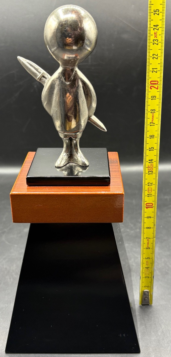 SUJET “BIC” EN MÉTAL ARGENTÉ SUR SOCLE EN BOIS DES ANNÉES 1965 FRANÇAIS -photo-4