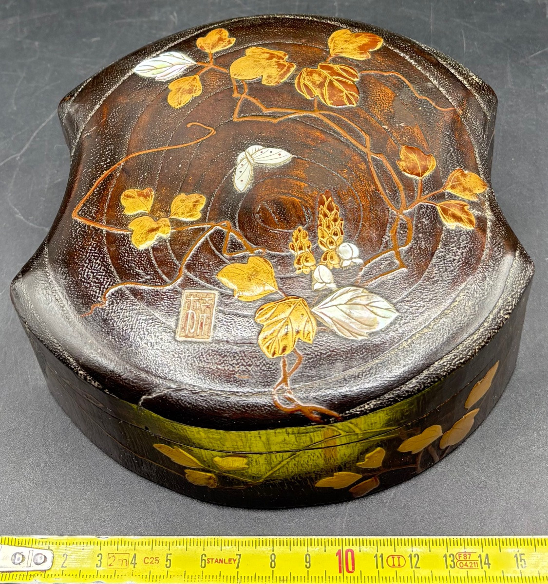 BOÎTE EN BOIS SCULPTÉ LAQUÉ, DORÉ, NACRE ET ARGENT JAPONAISE DES ANNÉES 1900-photo-7