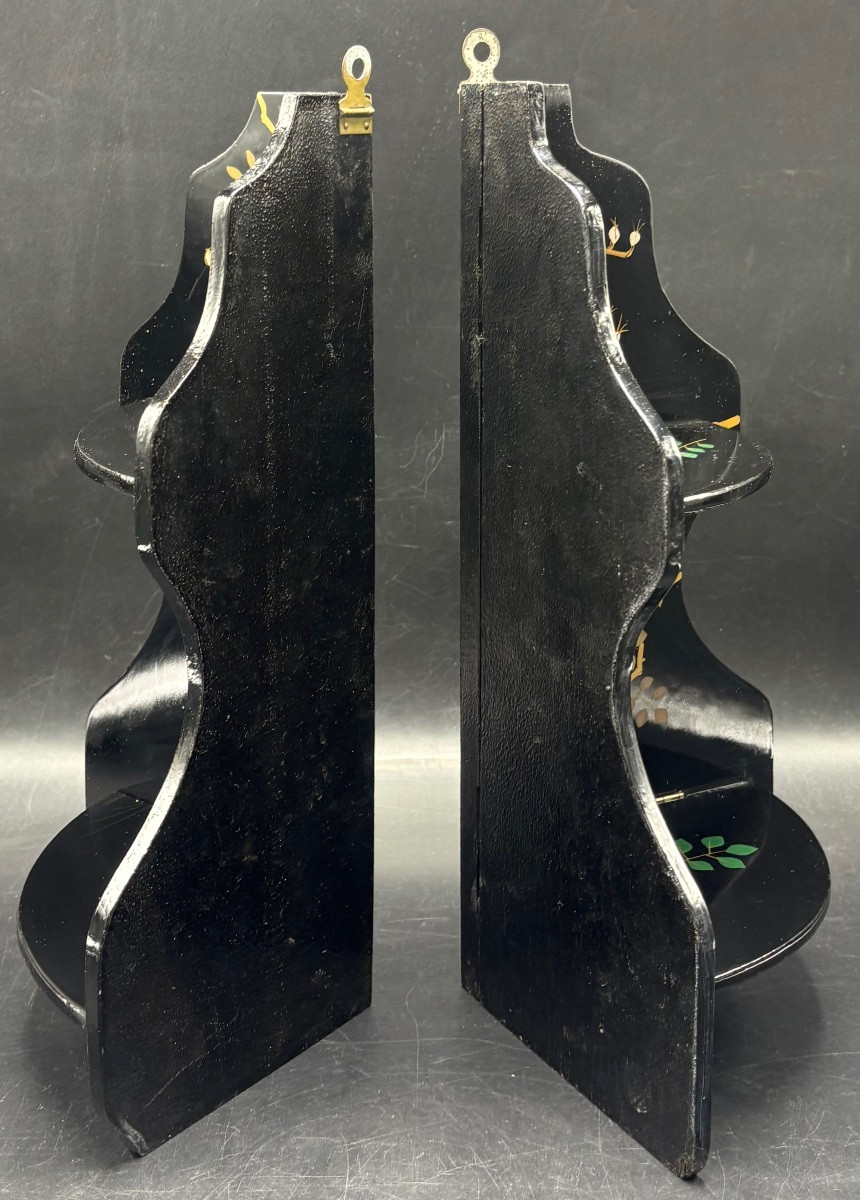 PAIRE D’ÉTAGÈRES PLIANTES EN BOIS LAQUÉ DES ANNÉES 1900 JAPONAISES-photo-4