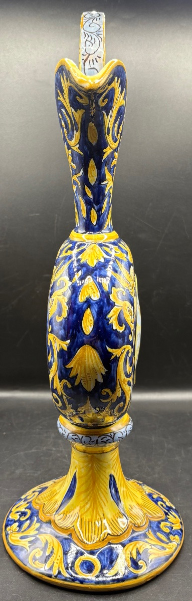 AIGUIÈRE DÉCORATIVE EN FAÏENCE ÉMAILLÉE PEINTE PAR DÈVRES DES ANNÉES 1900-photo-2