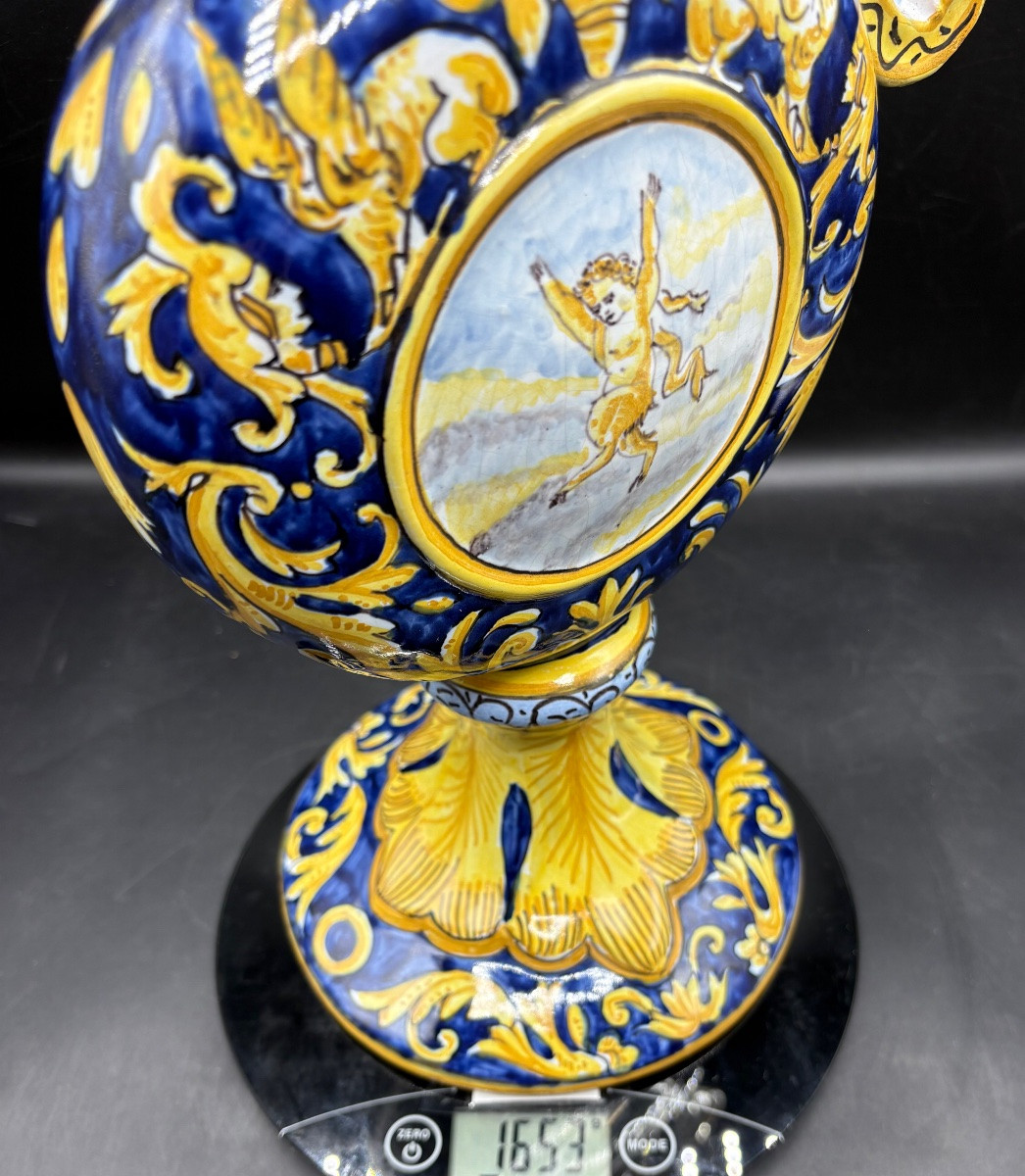 AIGUIÈRE DÉCORATIVE EN FAÏENCE ÉMAILLÉE PEINTE PAR DÈVRES DES ANNÉES 1900-photo-8