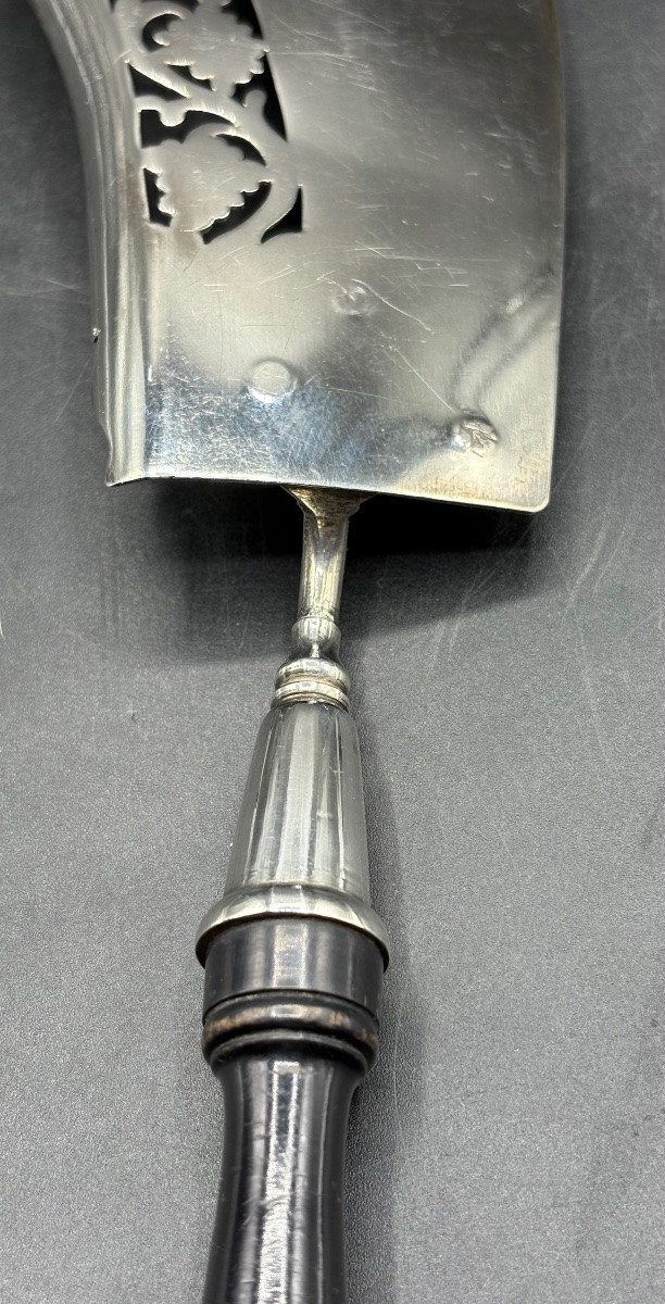 PELLE À POISSON EN ARGENT MASSIF ET POIRIER NOIRCI DES ANNÉES 1819-1838 MORANGE ANTOINE  -photo-2