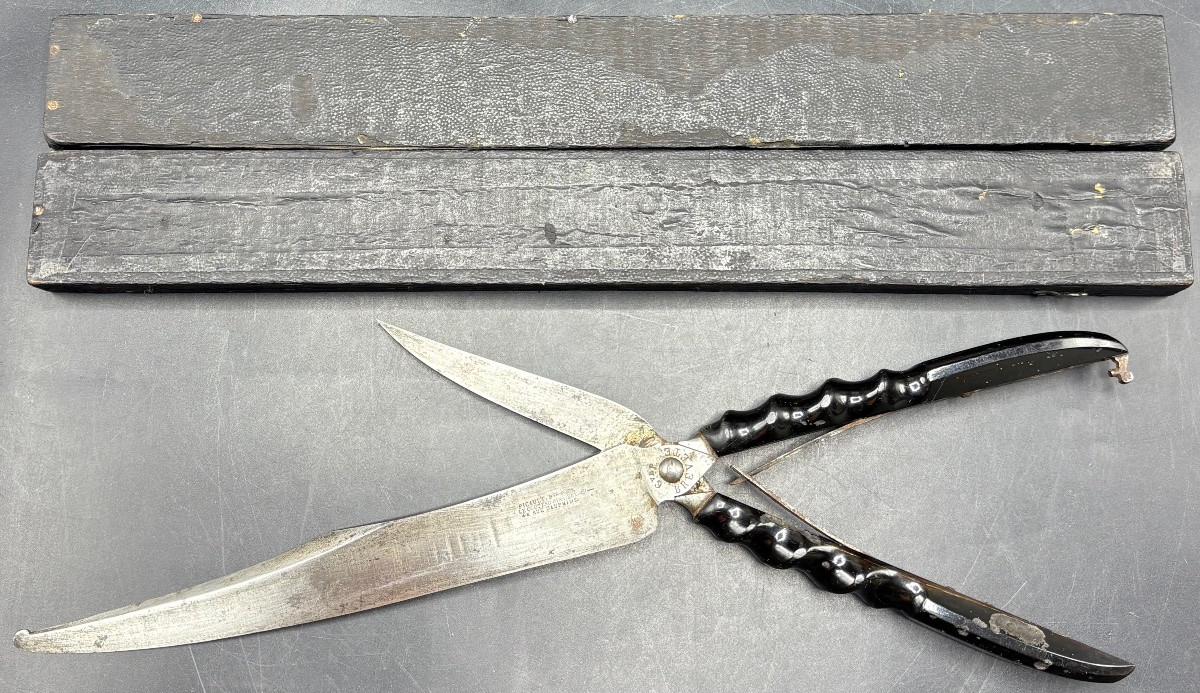 19th-century Steel And Carved Black Horn Knife And Scissors By Picault In Bordeaux -photo-3