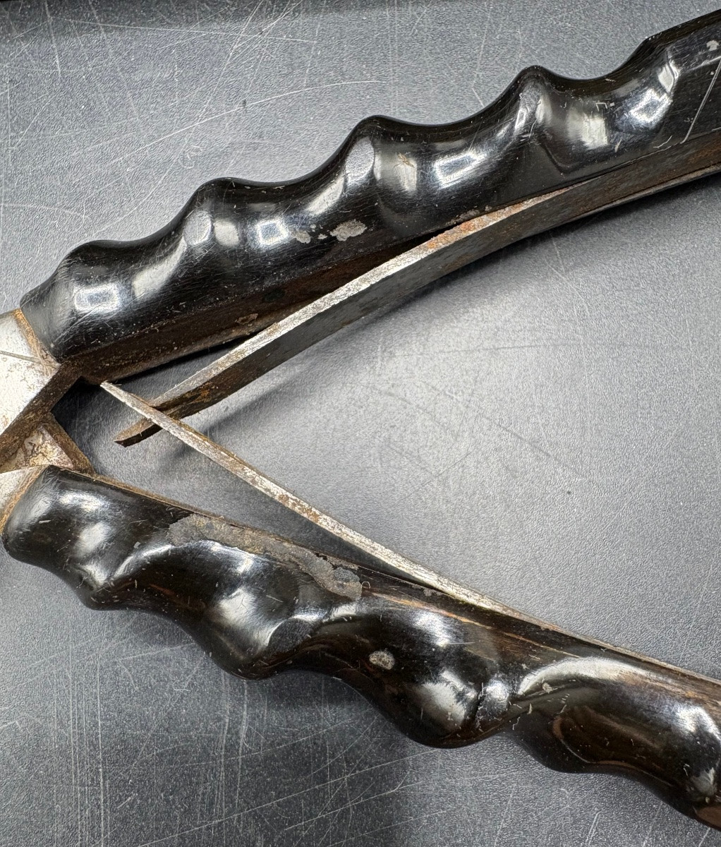 19th-century Steel And Carved Black Horn Knife And Scissors By Picault In Bordeaux -photo-3