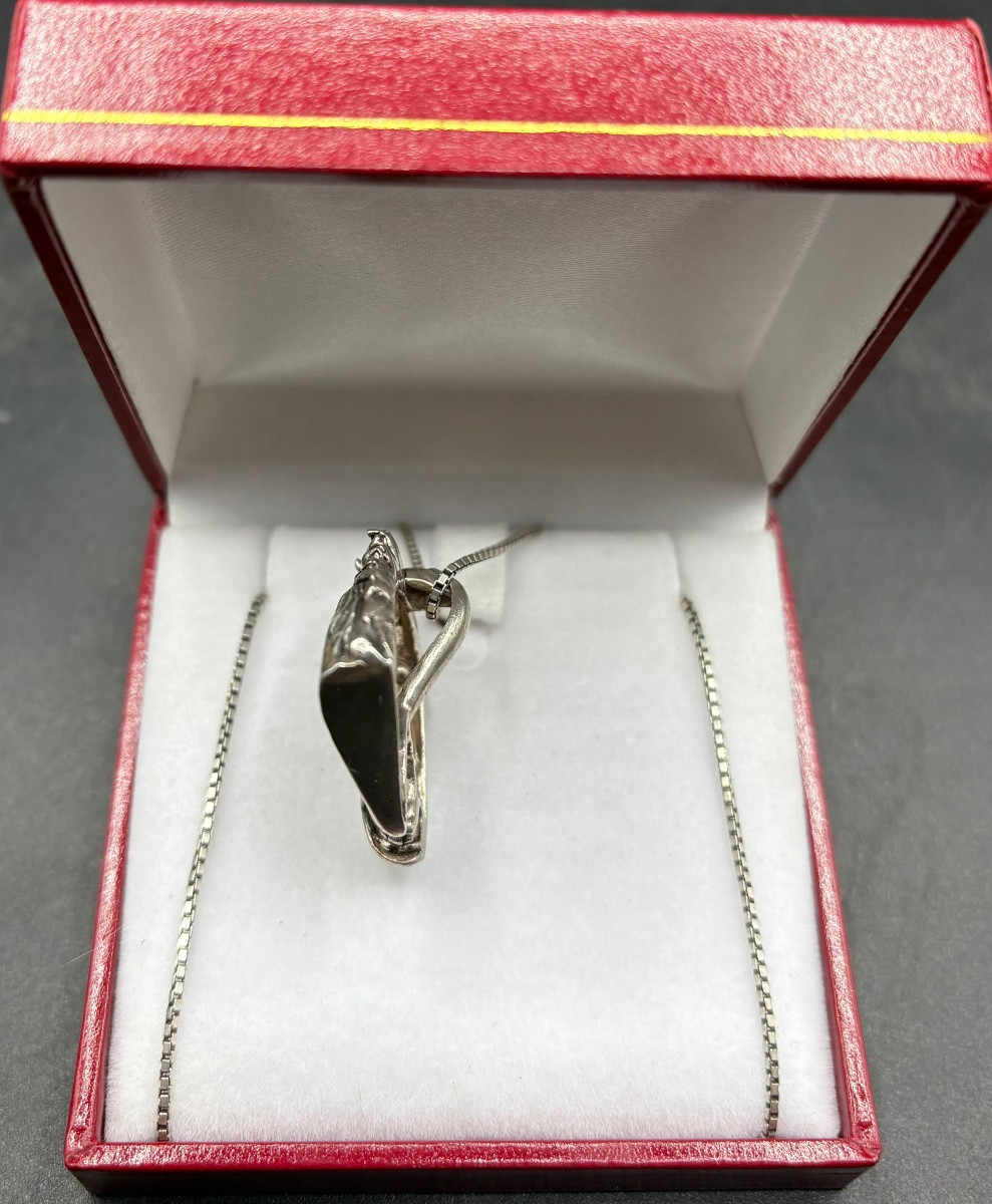 PENDENTIF EN ARGENT MASSIF ET NACRE TEINTÉE DES ANNÉES 1970/80 EUROPÉEN -photo-1