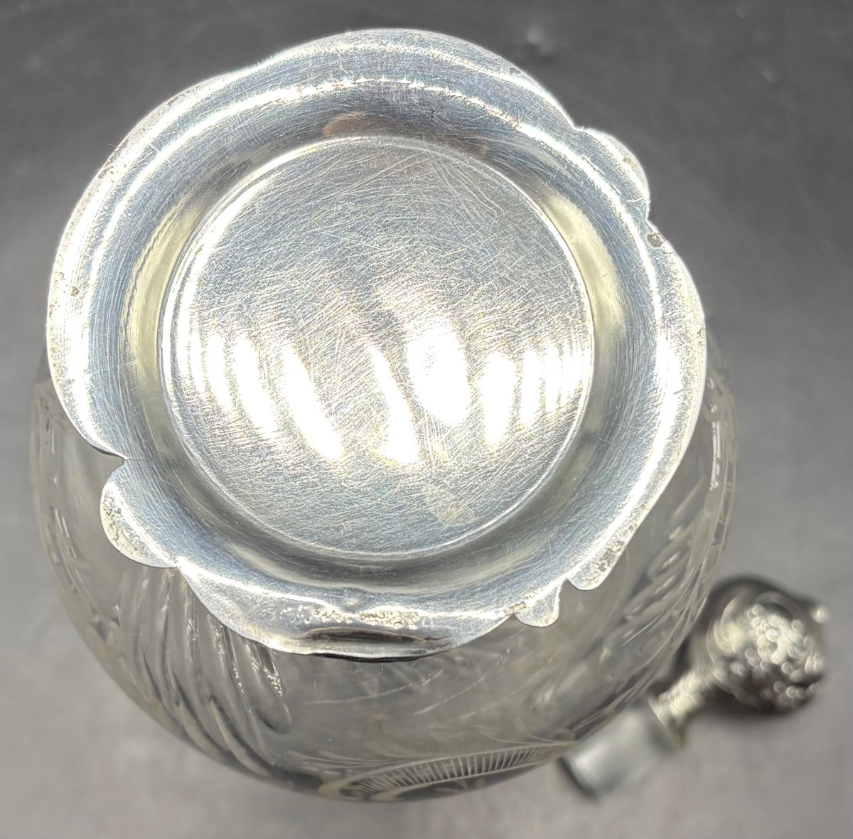 Late 19th Century Saint Louis Cut And Engraved Blown Crystal Alcohol Decanter With Solid Silver Mount-photo-3