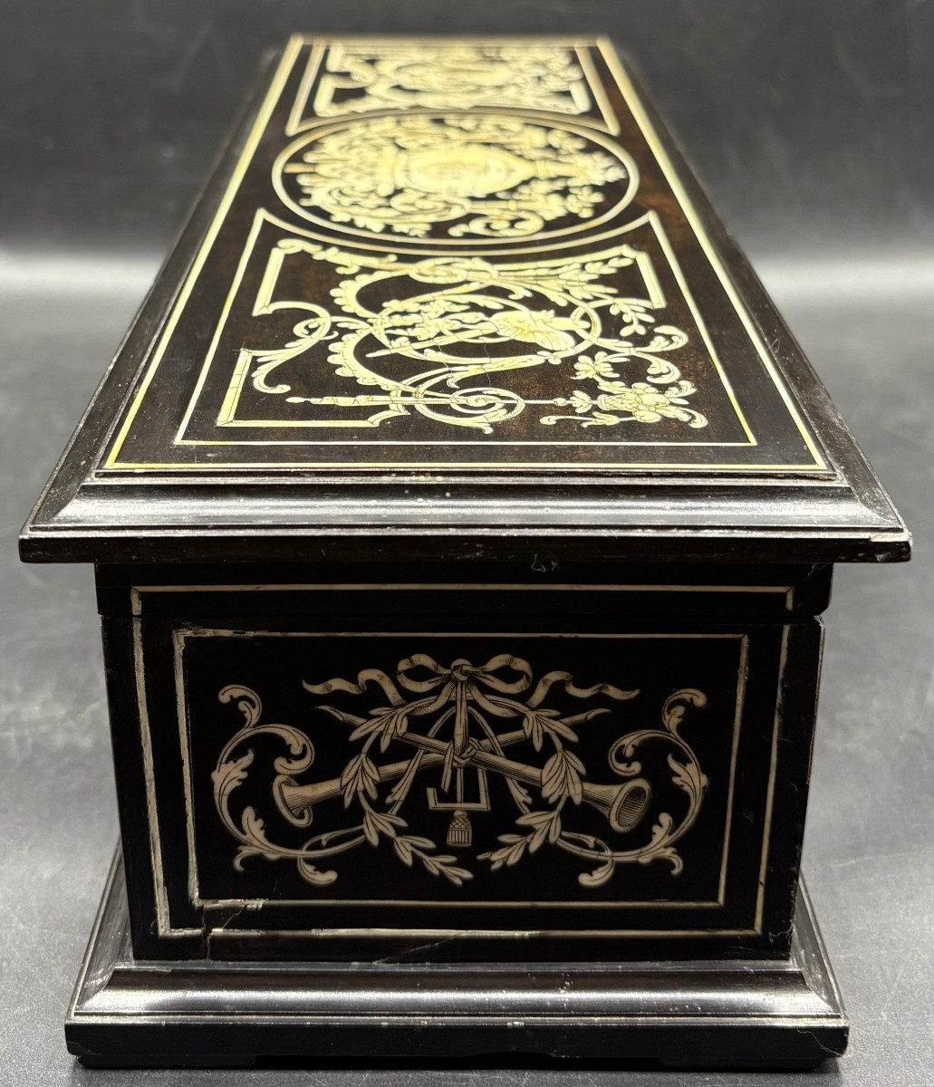 BOÎTE A GANTS EN ÉBÈNE MARQUETÉ D’IVOIRE FIN XIXème TAHAN-photo-2