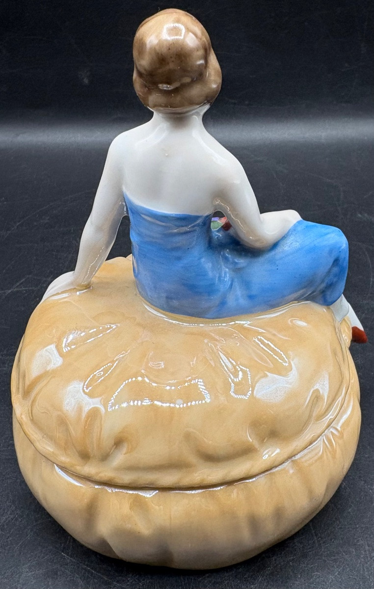 German Glazed Porcelain Bonbonniere (painted) From The 1900s/20s -photo-3