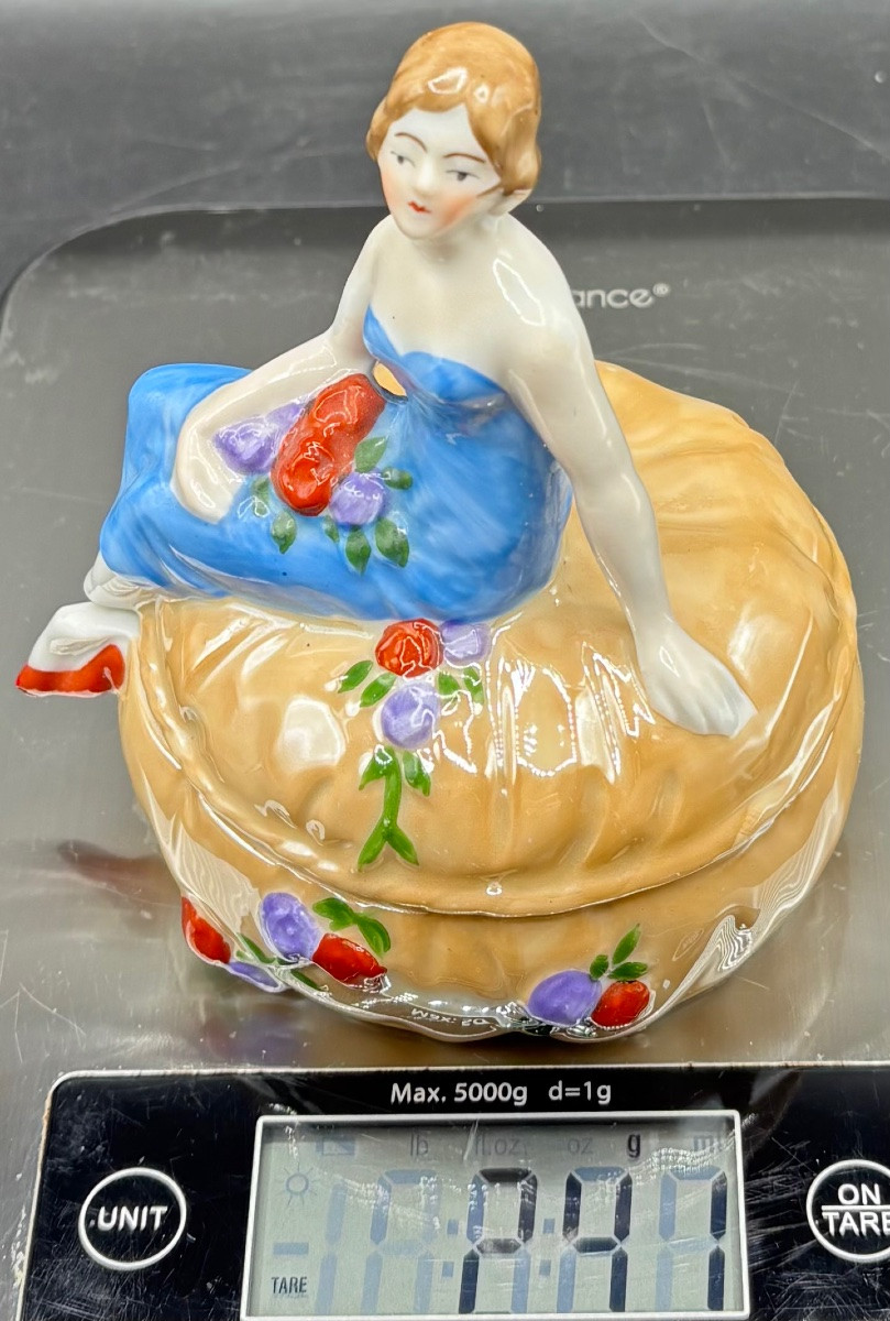 German Glazed Porcelain Bonbonniere (painted) From The 1900s/20s -photo-7