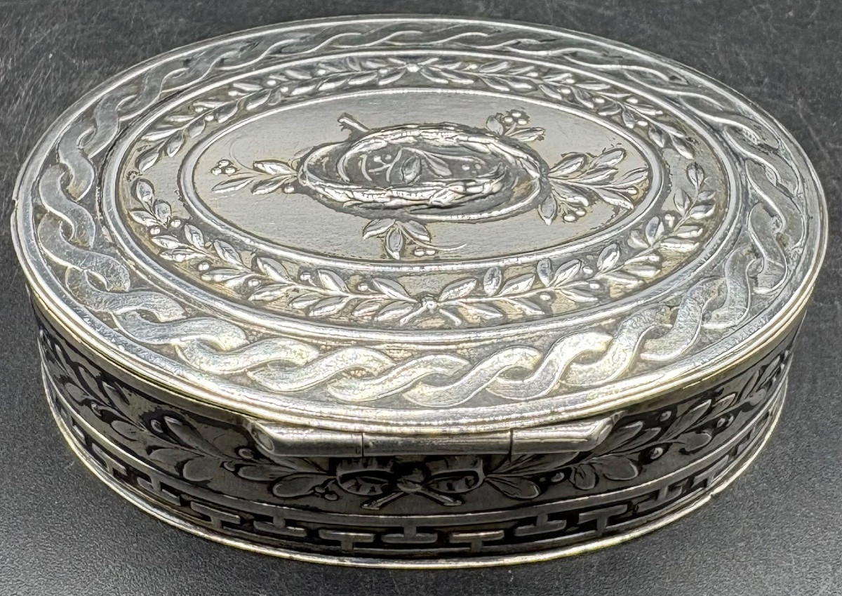 Solid Silver Candy Box From The 1900s, Dutch -photo-3