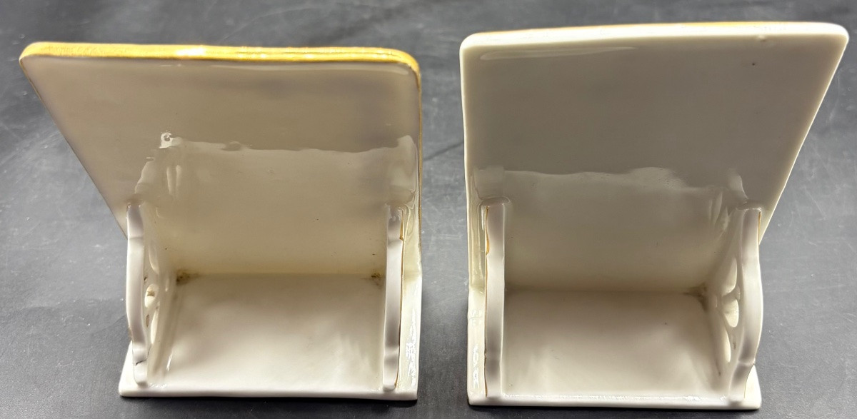 DEUX PORTES MENUS EN PORCELAINE ÉMAILLÉE SIGNÉE DELVAUX PARIS DES ANNÉES 1920/30-photo-3