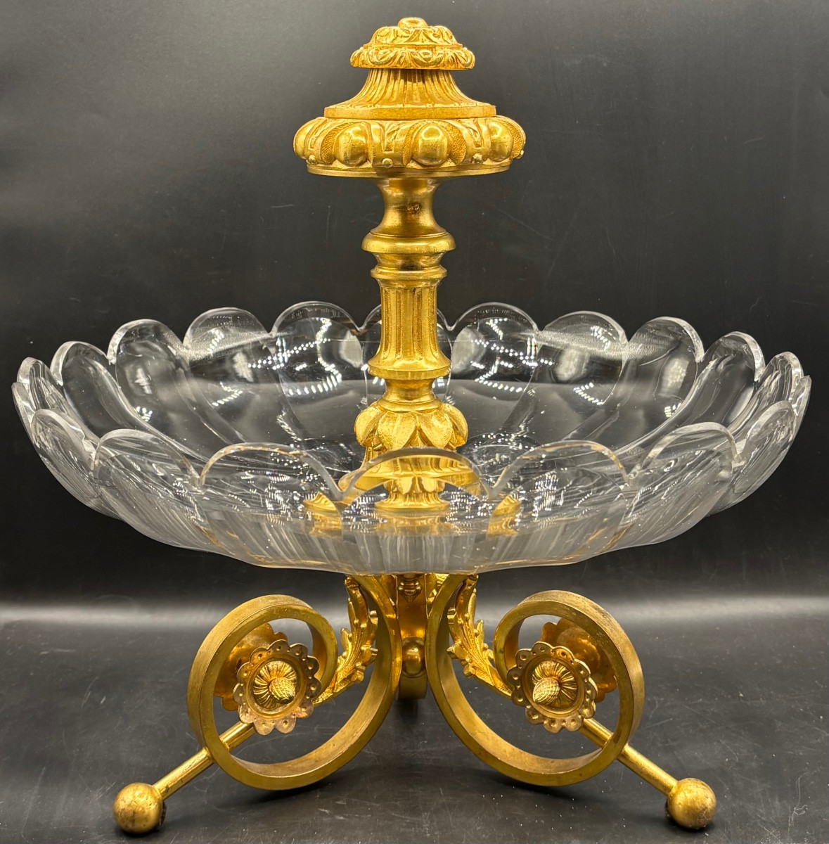 GRANDE COUPE EN CRISTAL SOUFFLÉ TAILLÉ BACCARAT ET BRONZE DORÉ DES ANNÉES 1870 FRANÇAIS 