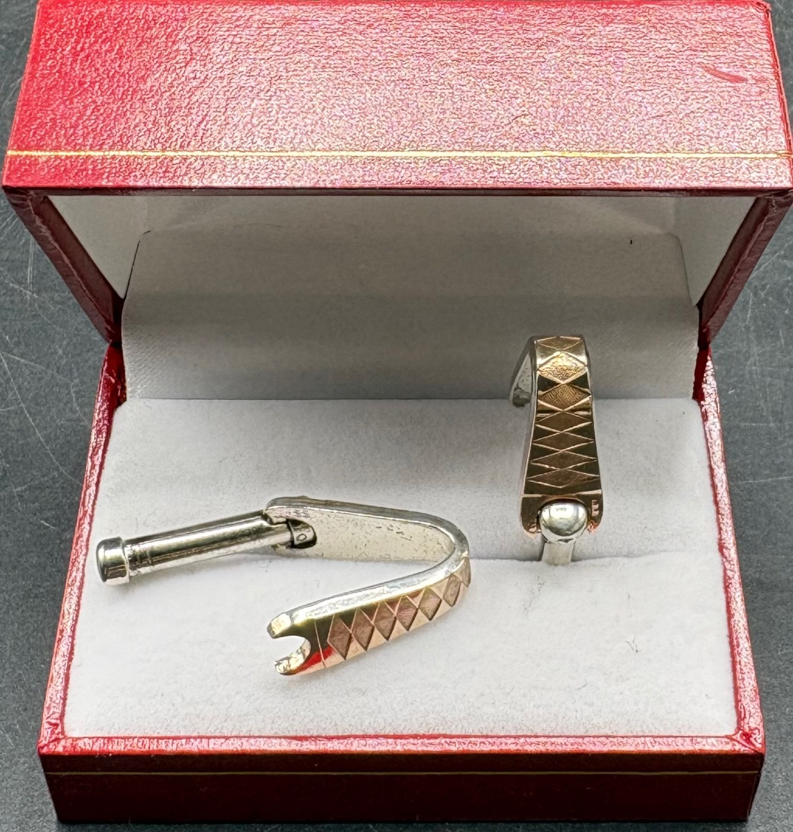 UNE PAIRE DE BOUTONS DE MANCHETTE EN ARGENT MASSIF ET VERMEIL DES ANNÉES 1930  EUROPÉENNE-photo-2