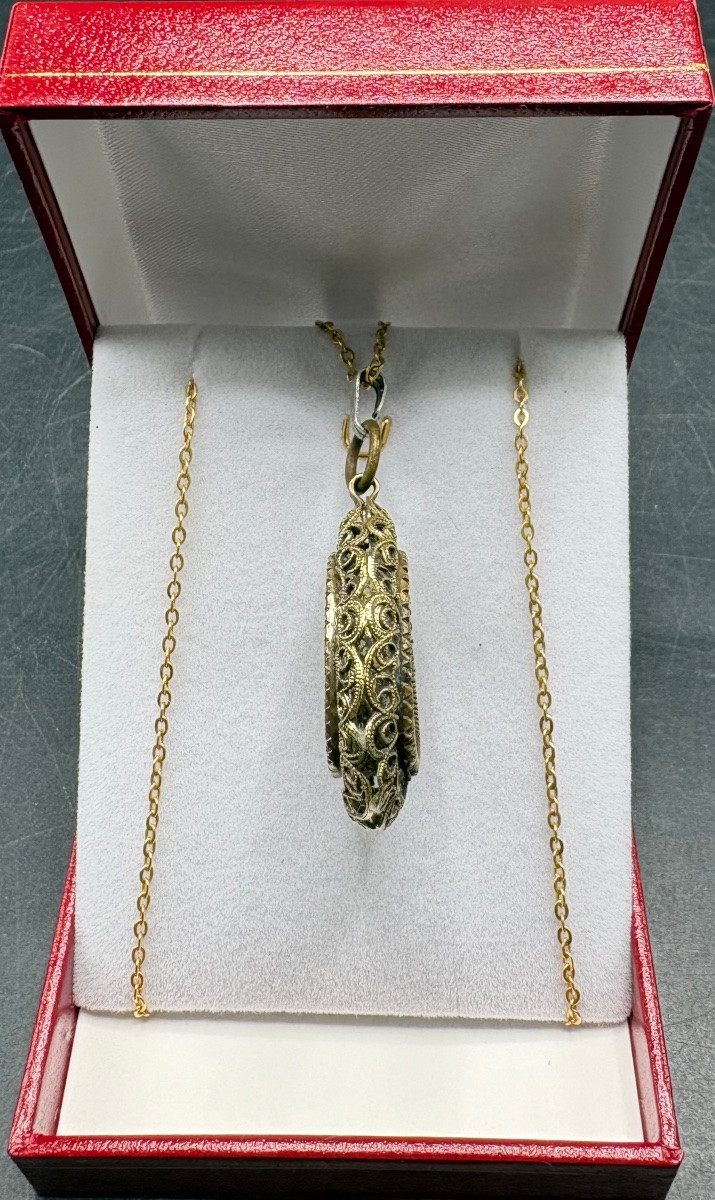 Brass And Enameled Porcelain Pendant From The European 1900s-photo-3