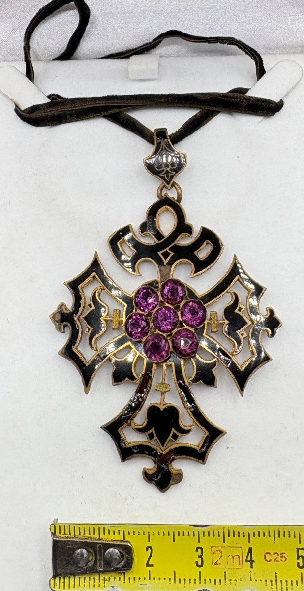 UNE CROIX EN LAITON DORÉ ÉMAIL ET AMÉTHYSTES FIN XIXÈME  FRANÇAISE-photo-4