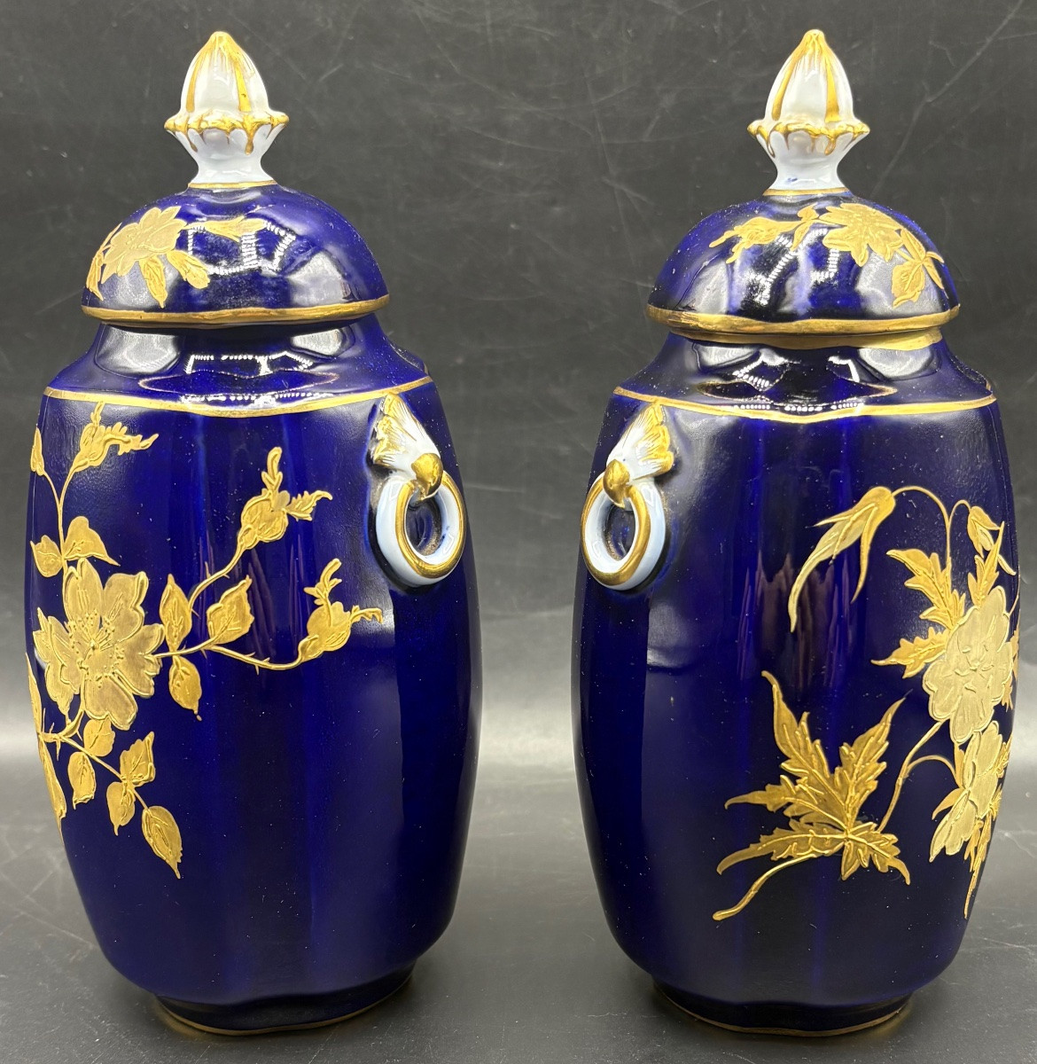 PAIRE DE PETITS VASES COUVERTS EN PORCELAINE ÉMAILLÉE DORÉE DES ANNÉES 1900 WORCESTER -photo-2