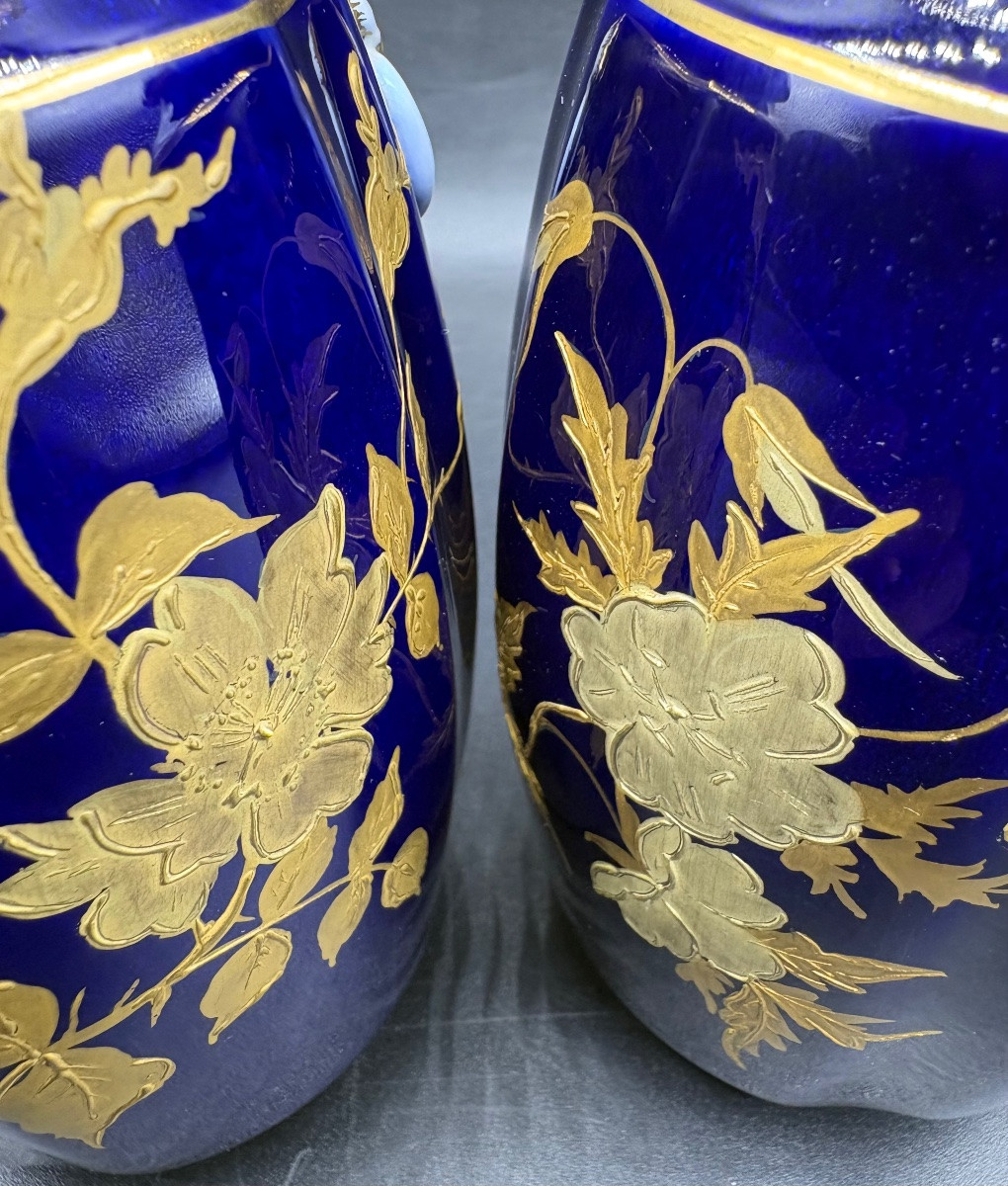 PAIRE DE PETITS VASES COUVERTS EN PORCELAINE ÉMAILLÉE DORÉE DES ANNÉES 1900 WORCESTER -photo-3