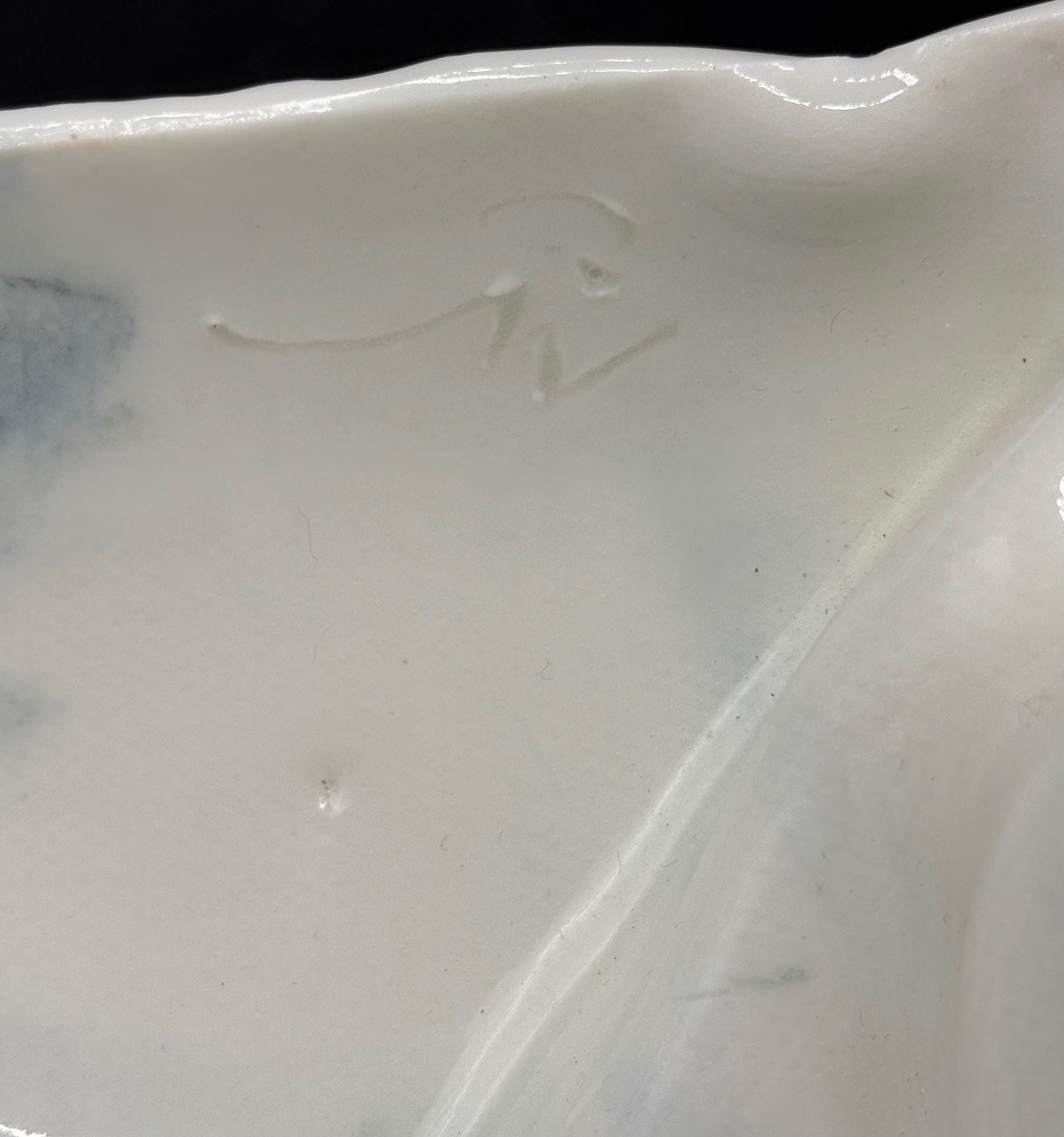 COUPE EN PORCELAINE ÉMAILLÉE DES ANNÉES 1980 PAR “ M “-photo-1