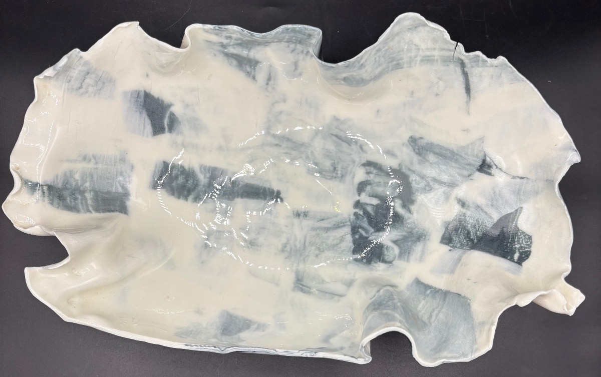 COUPE EN PORCELAINE ÉMAILLÉE DES ANNÉES 1980 PAR “ M “-photo-3