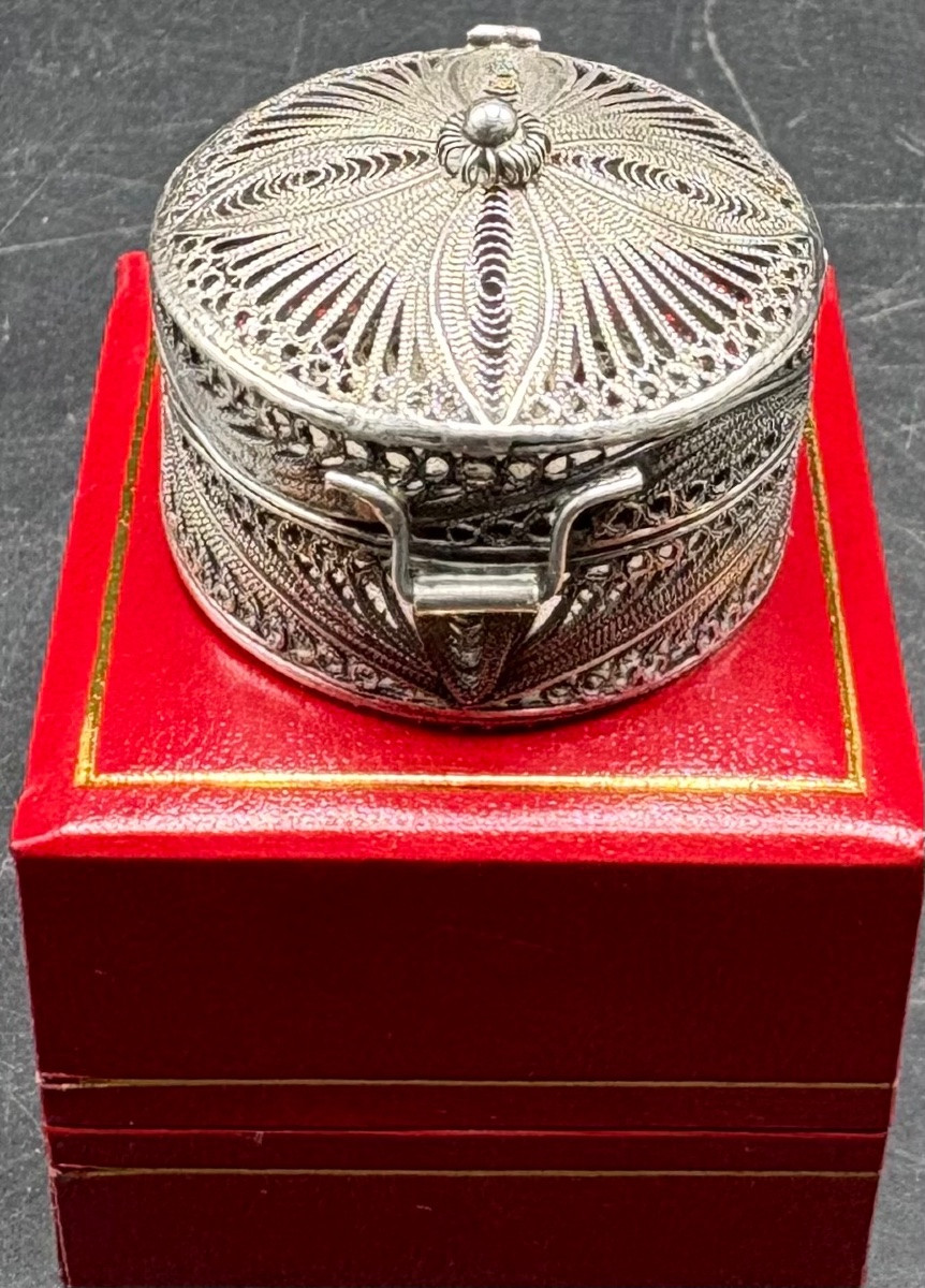 1960s/70s European Solid Silver Filigree Pill Box-photo-3