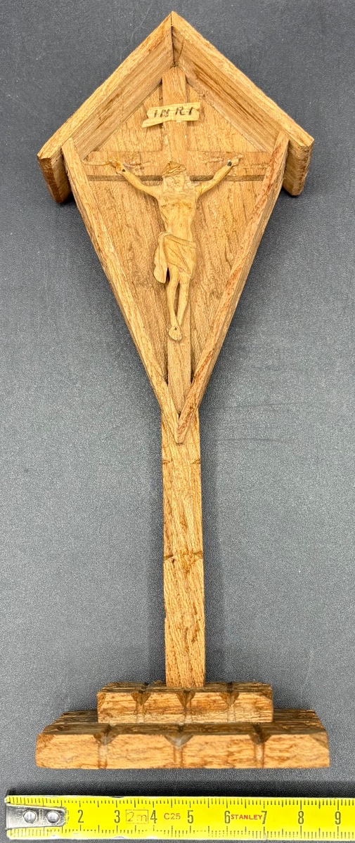 PETIT CALVAIRE EN BOIS SCULPTÉ DES ANNÉES 1900 SUISSE-photo-5