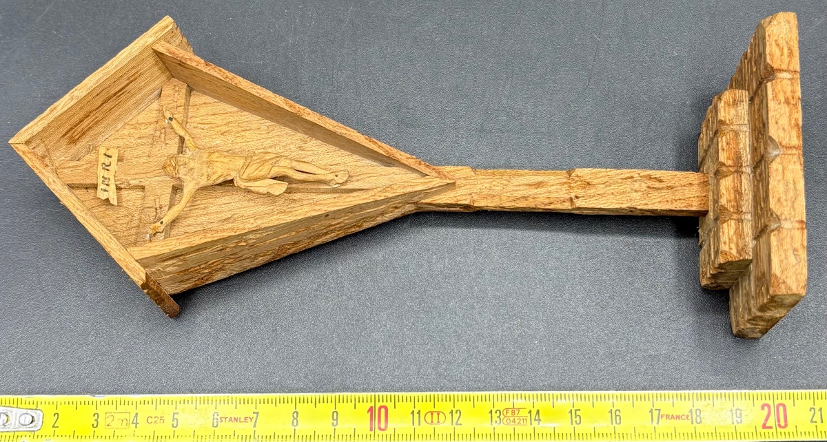 PETIT CALVAIRE EN BOIS SCULPTÉ DES ANNÉES 1900 SUISSE-photo-6