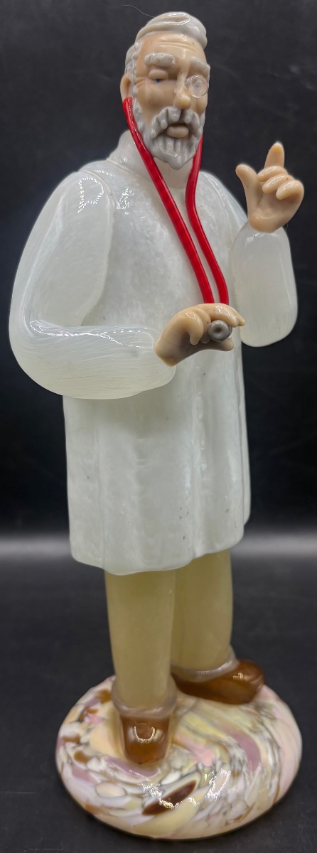 SUJET CHIRURGIEN EN PÂTE DE VERRE SOUFFLÉ DES ANNÉES 1900 BOHÈME 