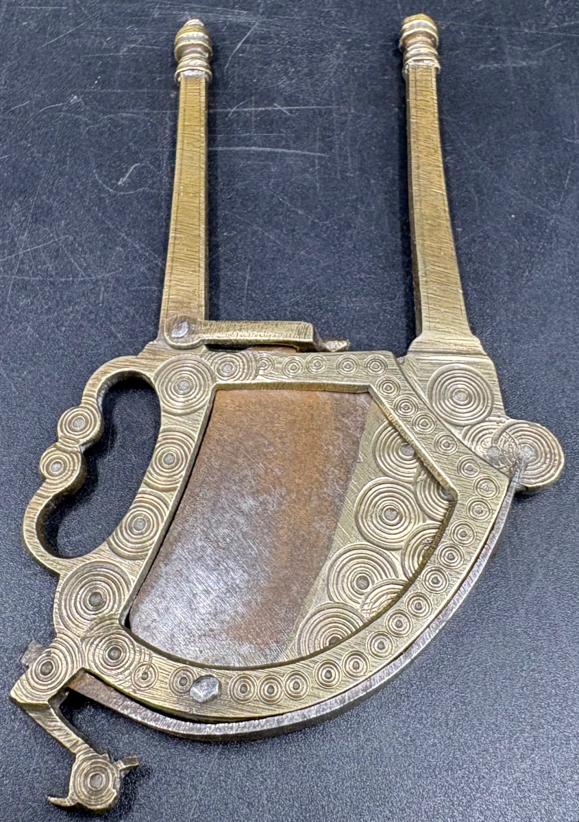 COUPE CIGARES OU AUTRE EN BRONZE ET ACIER DES ANNÉES 1880 ÉTRANGER -photo-4