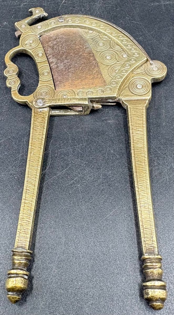 COUPE CIGARES OU AUTRE EN BRONZE ET ACIER DES ANNÉES 1880 ÉTRANGER 