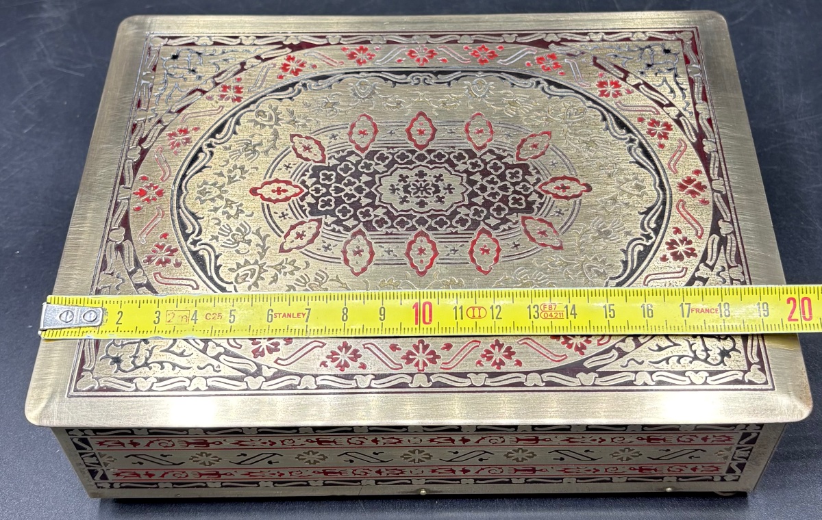 Engraved Enamelled Brass Box In Beechwood From The European 1920s-photo-7
